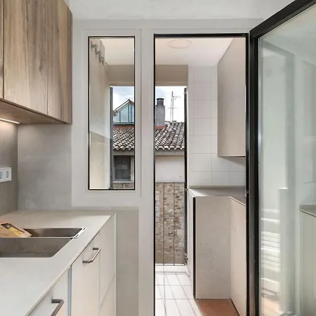 Flateli Pou Rodo 3 * ジローナ