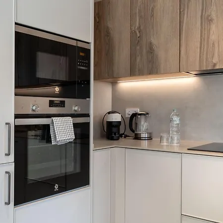 Flateli Pou Rodo 3 アパート *