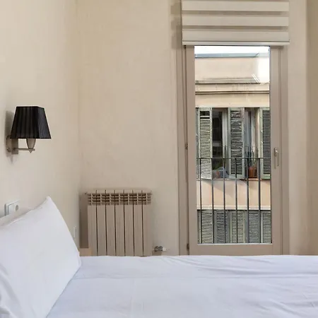 Flateli Pou Rodó 3 *