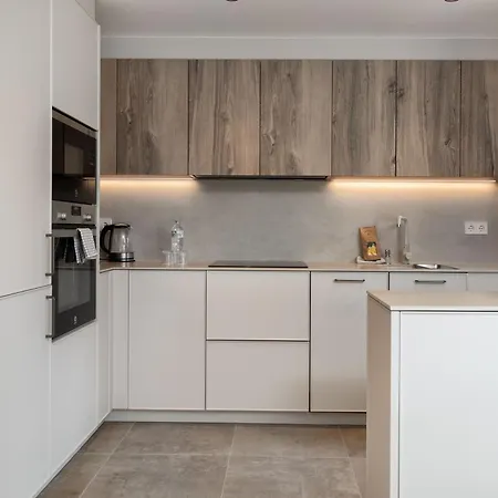 Flateli Pou Rodo 3 *